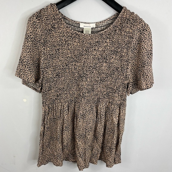 Urban Romantics Size Large Smocked Leopard Short Sleeve Blouse NN2 - Picture 1 of 5